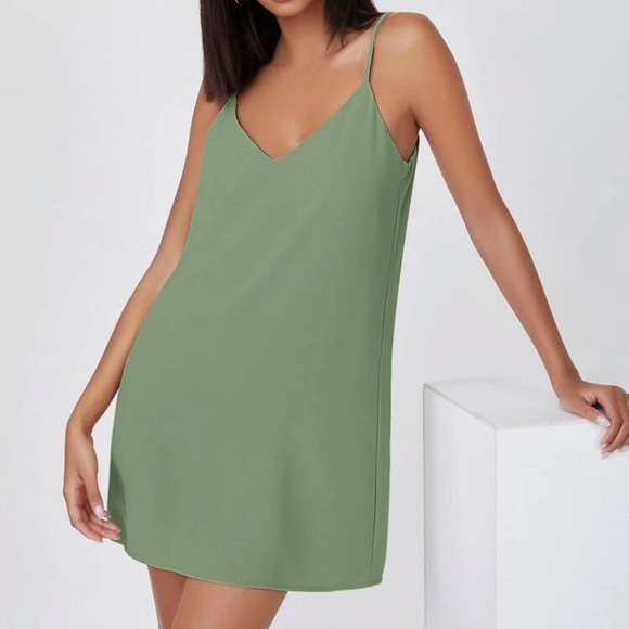 V neck cami strap mini sheath dress red - Picture 6 of 10